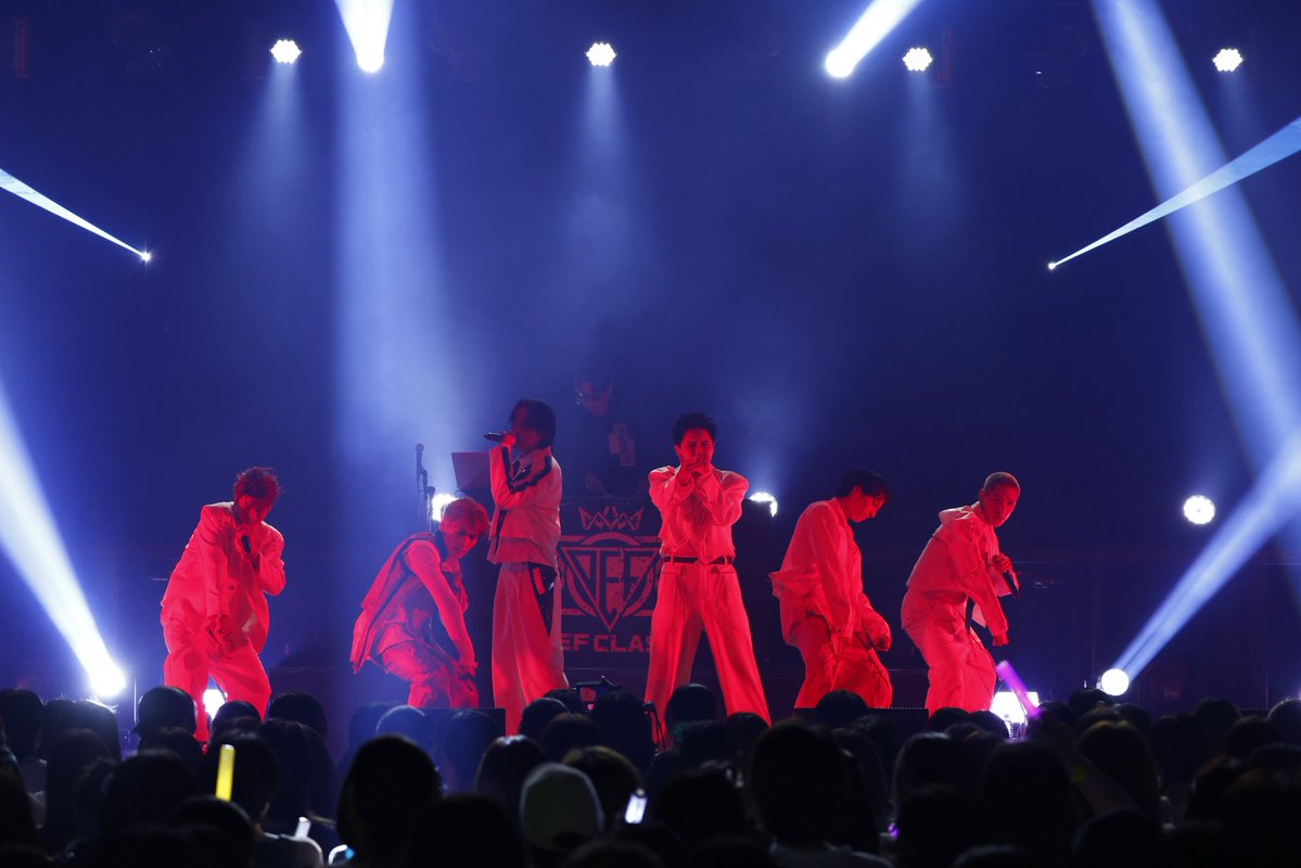 DefClass_'s tweet photo. \ ニコ生でライブをもう一度!!! /

2026年9月23(水祝)
#DefClass 初のワンマンライブ🗽✨
『FREEDOM〜ストリートからの逆襲〜』ニコ生独占生中継をアーカイブでも!!!

ライブの感想はぜひ #ニコ生のデフも最高 を付けてシェアして下さい💨

■チケット情報
チケット価格：3,000円(税込) 
販売期間：2026年10月22日(木)23:59 まで
配信サービス：ニコニコ生放送
▼チケット購入はこちら
https://t.co/v2dW9jVsaI

■視聴URL
https://t.co/dsrSEISO6X
タイムシフト視聴期間：2026年10月23日(金)23:59まで

※チケット未購入の方でも一部ご視聴いただける「チラ見せ」パートがあります。
全編をご視聴になるにはチケットの購入が必要になります。
※タイムシフト期間中であれば何度でも、生放送終了後に番組を視聴することが可能です。
#DefClass #FREEDOM #ニコ生