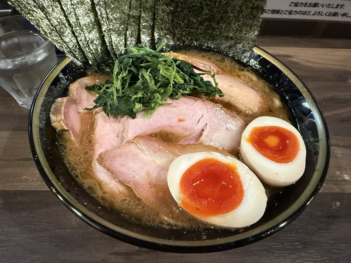 SiIentEye's tweet photo. 神田ラーメン わいず https://t.co/P4i2YaDpuf