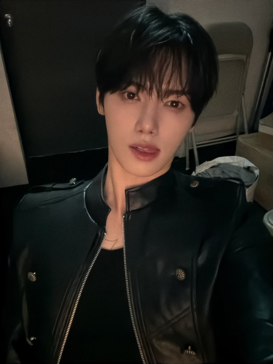 CRAVITY_twt's tweet photo. 불금 🔥
#민희 https://t.co/1qgjBlhPOQ