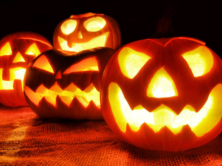 OnePieceBasee's tweet photo. Crocodile has smashed Buggy's Jack-o-Lantern "for fun," according to sources. https://t.co/BsH8WVg0BC
