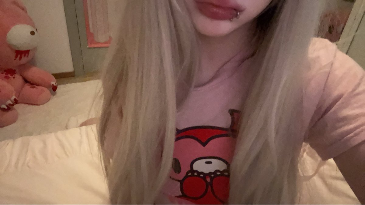 crybsbi's tweet photo. silver hair is cute but black is the best https://t.co/LGfn3DVrng
