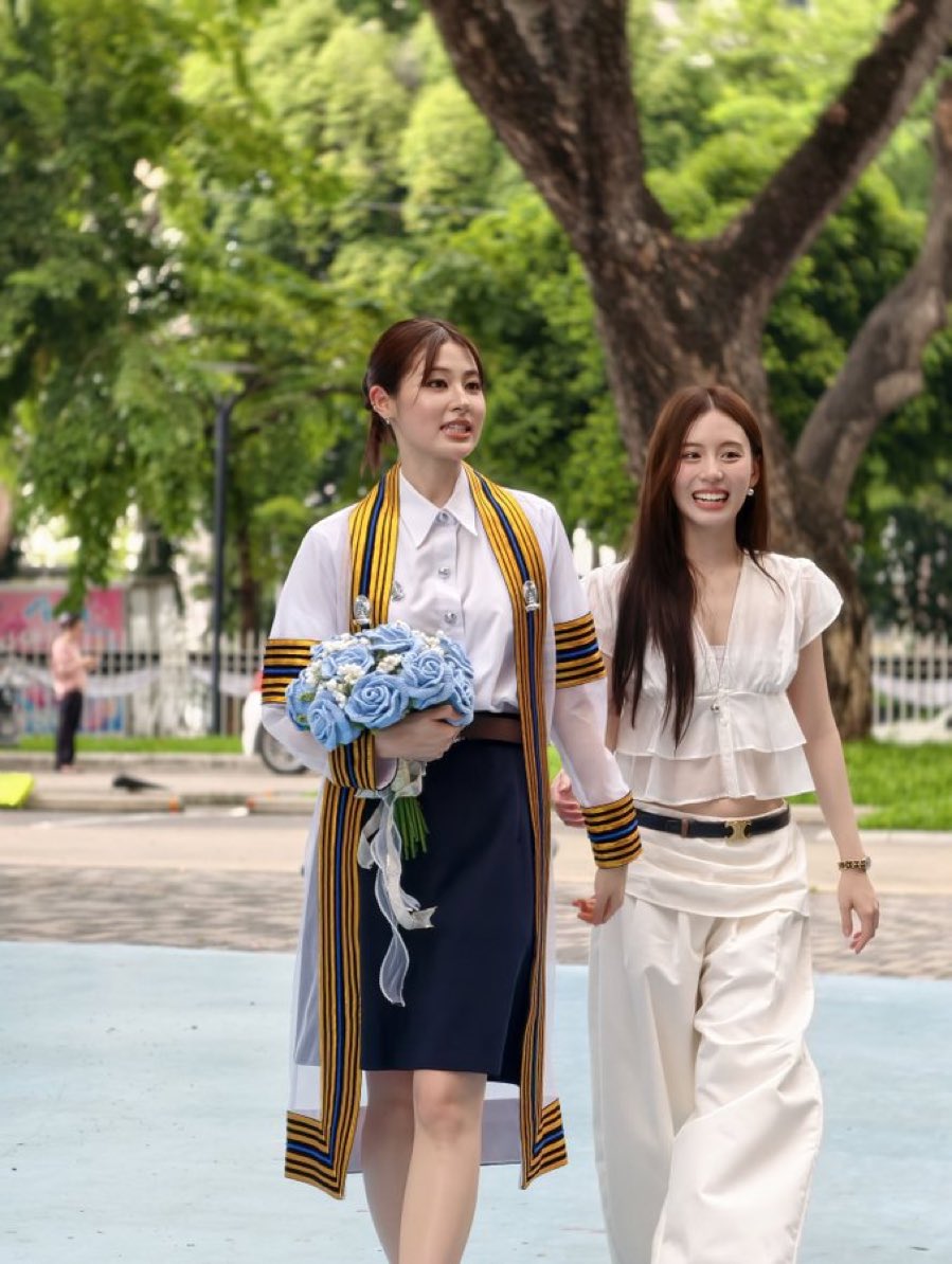 forWlm's tweet photo. minhas lindinhas🥹🥹

#PahnGraduationsDay 
#pahnthitta #fondnatticha
#PahnFond #ป่านฟ้อนด์ https://t.co/aVXBBYhWYW