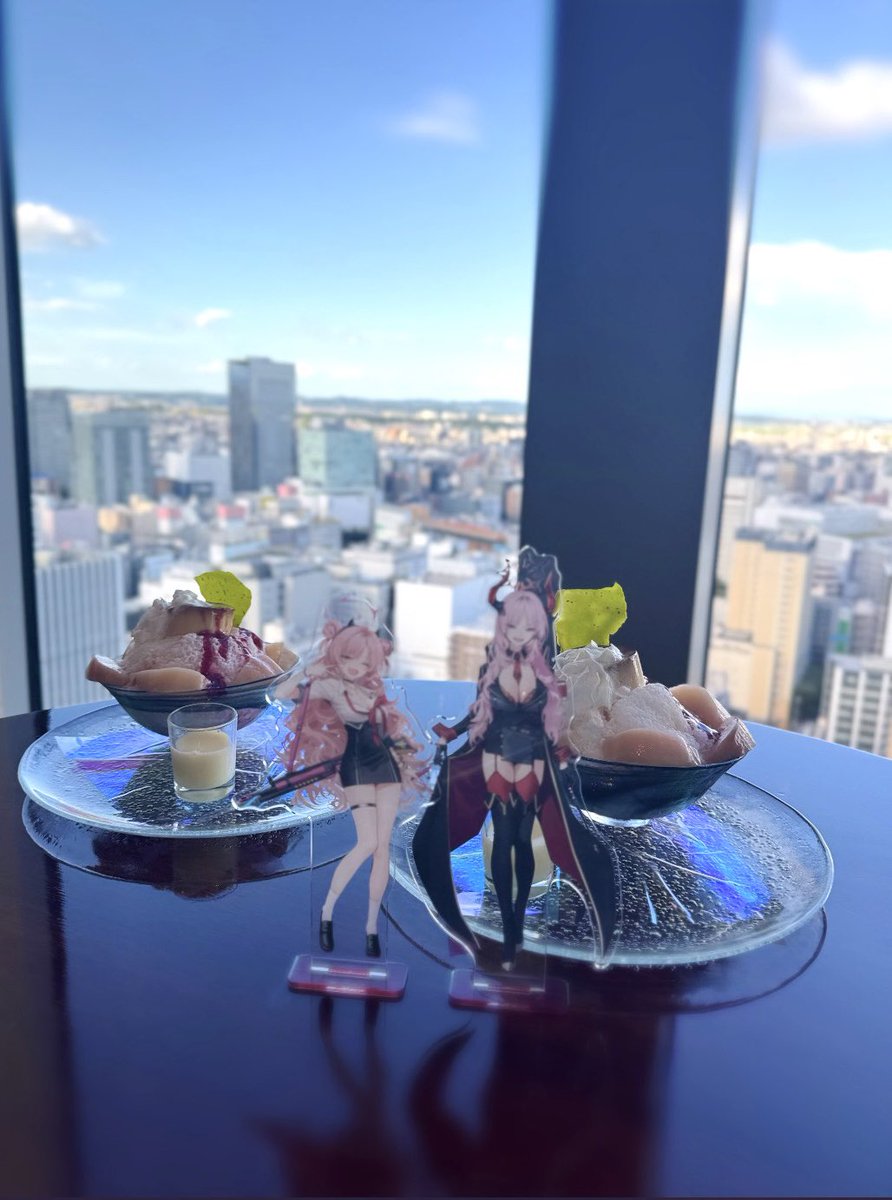 ccmeuO1's tweet photo. カプ厨どころか私なんかは顔が好きな女の子のクソデカアクスタを2つカバンからおもむろに取り出し、自演をします😻😻😻 https://t.co/Vho3l6DqCJ