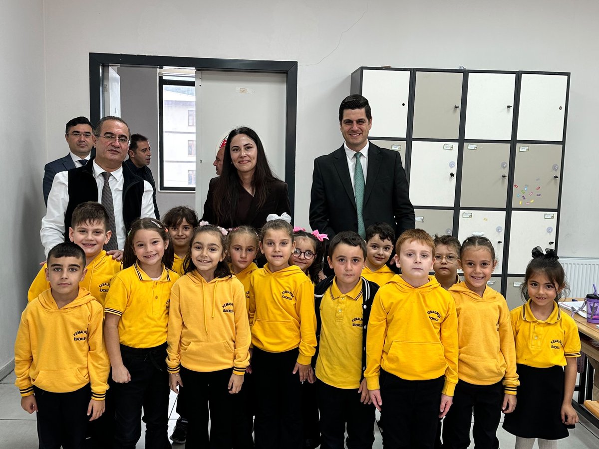 KemalpasaArtvin's tweet photo. Kaymakamımız Ayşe KARACA NAS, Kemalpaşa İlkokulunu ziyaret ederek öğrenci ve öğretmenlerimizle bir araya geldi. https://t.co/djLfEu1PEN