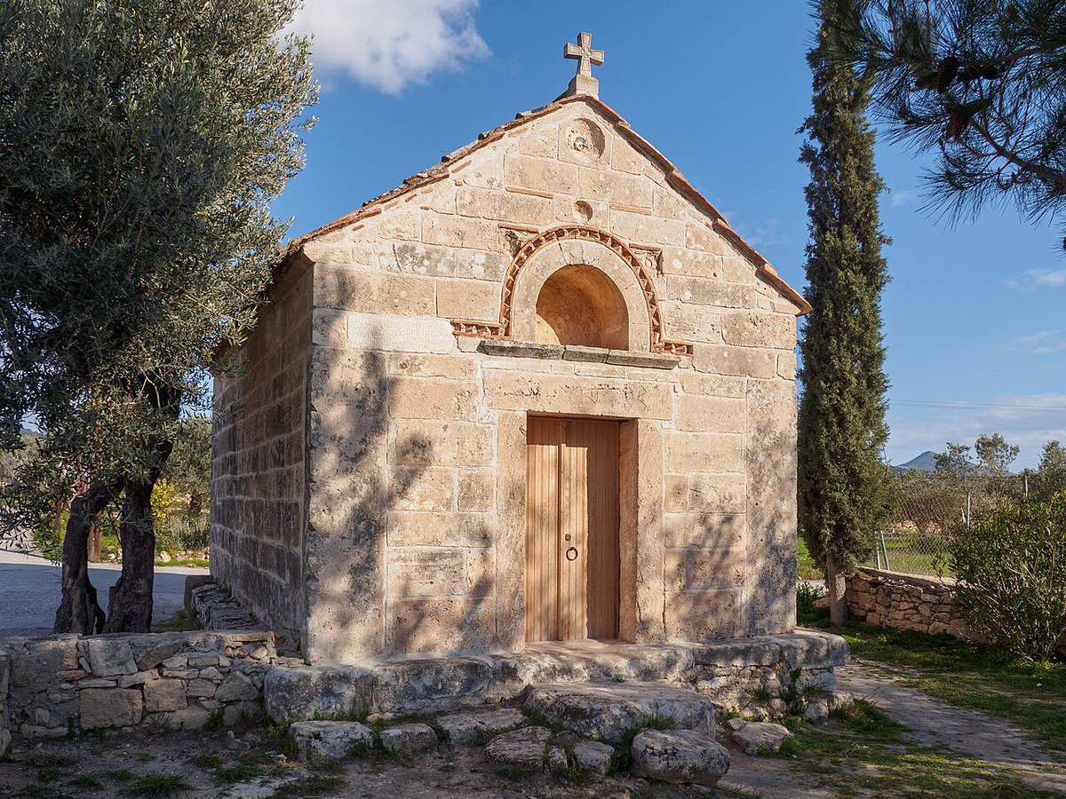 BasedHellasn's tweet photo. Ρωμαίικη Εκκλησία Αγίων Θεοδώρων «Όμορφη Εκκλησία» στην Αίγινα. 
🇬🇷☦️🦅

Χτισμένη τον 12ο αιώνα και ανακαινισμένη το 1289 υπό τον Αυτοκράτωρ Ανδρόνικο Β Παλαιολόγο. https://t.co/Ww3dQwz2WS