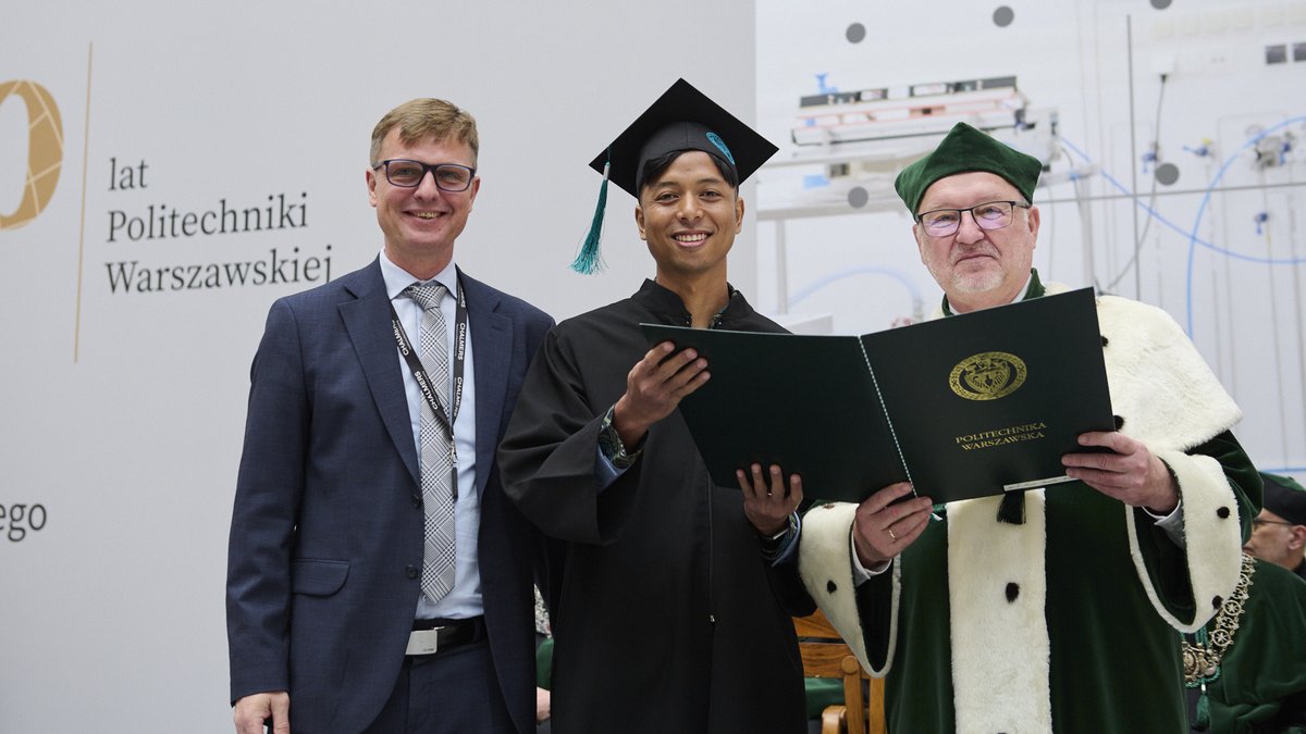 WUT_edu's tweet photo. 🎓 Another step in the academic journey – a diploma award ceremony 👉 Rector of WUT, Prof. Krzysztof Zaremba, presented diplomas 📜 to 17 new postdoctoral degree holders and 114 doctors from Warsaw University of Technology. Congratulations! 💐 https://t.co/Zmhy3cjPcg