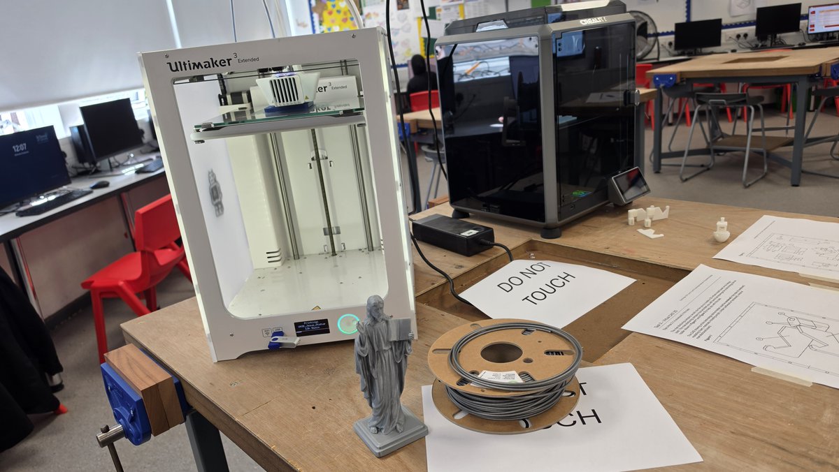 HolyTrinityCol's tweet photo. Mr Walji put our 3D printer to work at Open Evening, creating a fantastic Christ figure! ✝️ A brilliant demonstration of creativity, technology and innovation in D&amp;T for our visiting families. 🖨️✨ #DesignTechnology #OpenEvening https://t.co/tBvWdw6Sof