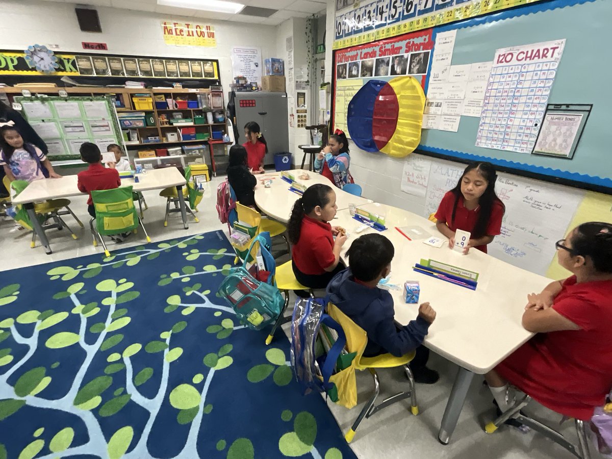 AaronDaffern's tweet photo. Friday mornings at @fosterdisd see 5th graders working with 1st graders on their #MathMagic addition facts. @SoniaLoskot  @DrElenaSHill @disdstemmath @Dallasacademics @AngieGaylord https://t.co/LRt1SjAOqb