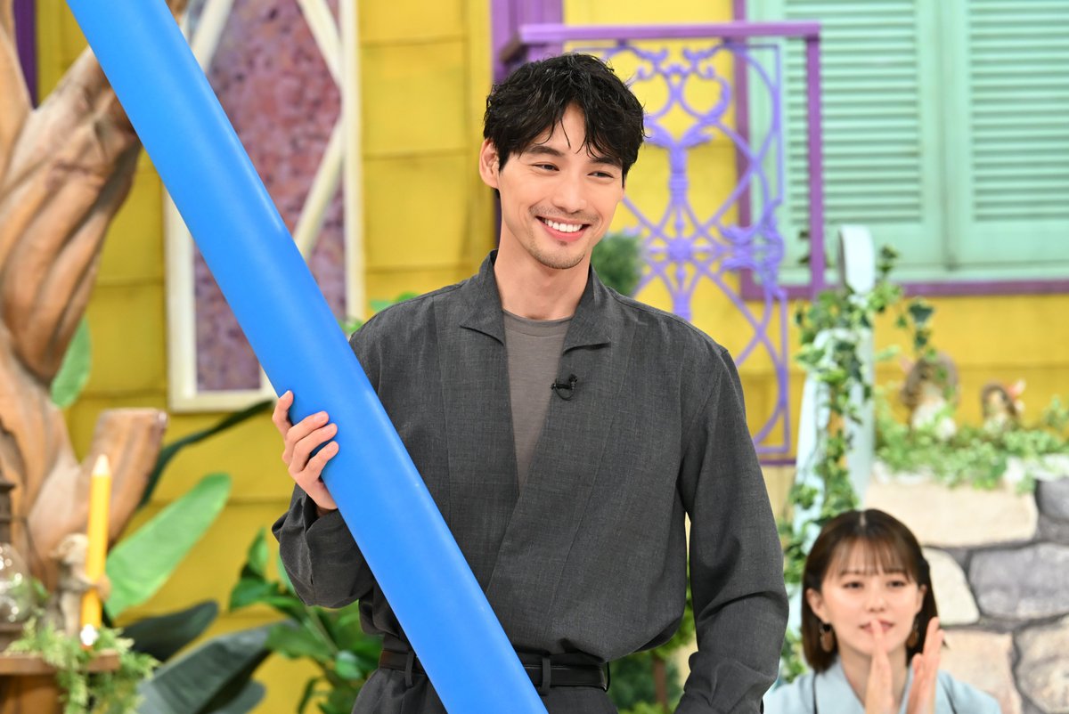 ChukyoTV_PR's tweet photo. ——線を引くだけクイズ #センビキ—✍️🏻
　　📅10月7日㊌よる7⃣時放送🖍

１億円をとる💰と意気込む福士蒼汰🔥
1番番組を楽しむ姿や高速解答、
華麗なペン裁きに一同メロメロ？👀💕

バラエティを知り尽くした
仲良しおじさんペアがミラクルを起こす!? https://t.co/f3Tuxm7yi0