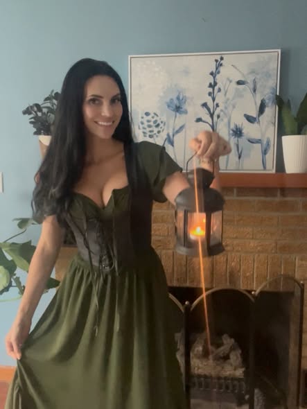 Emily_Goodwinau's tweet photo. Day four without power so I figured I might as well dress the part. Jokes aside, our town is still recovering from Tuesday morning’s storm. It’s the worst and most damaging storm in over 75 years in the area. As someone who wrote an apocalyptic series, this hits way too close. https://t.co/7c5a56TDfj
