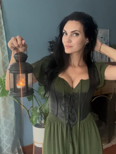 Emily_Goodwinau's tweet photo. Day four without power so I figured I might as well dress the part. Jokes aside, our town is still recovering from Tuesday morning’s storm. It’s the worst and most damaging storm in over 75 years in the area. As someone who wrote an apocalyptic series, this hits way too close. https://t.co/7c5a56TDfj
