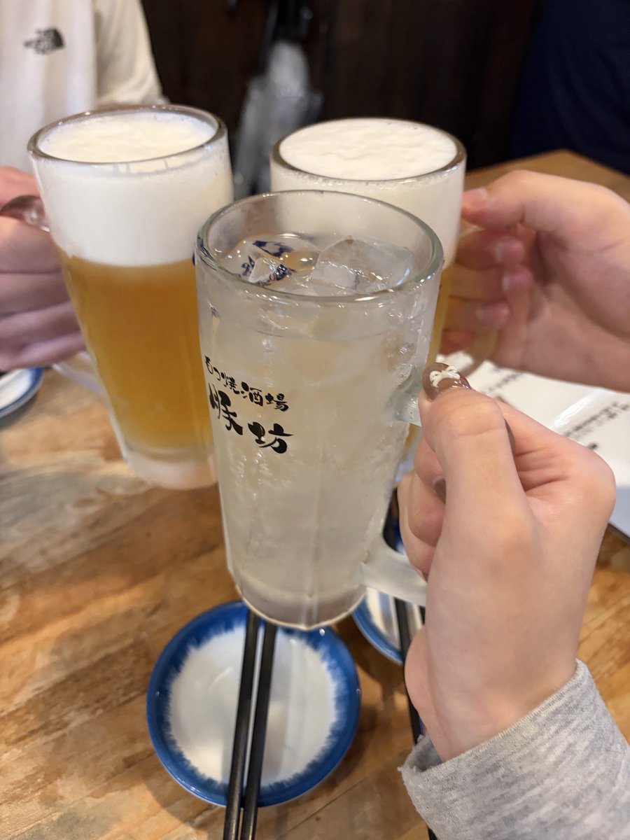 NnanNo00's tweet photo. 家にいることが増えるのでウイスキーを買うか迷っている。🥃🥃
これはこの前行った飲み会の写真。🍻 https://t.co/ppRwpbmK1y