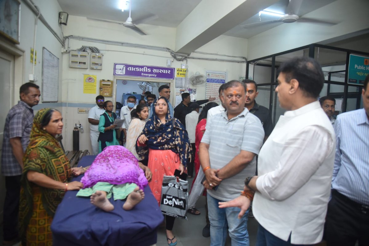 prafulpbjp's tweet photo. Conducted a surprise visit to Rajkot Civil Hospital to review healthcare services, patient facilities, and emergency preparedness. 

Directed strict implementation of transparent mortuary procedures and emphasized cleanliness, quality treatment, and patient-centric healthcare. https://t.co/9bXFe8GGzJ