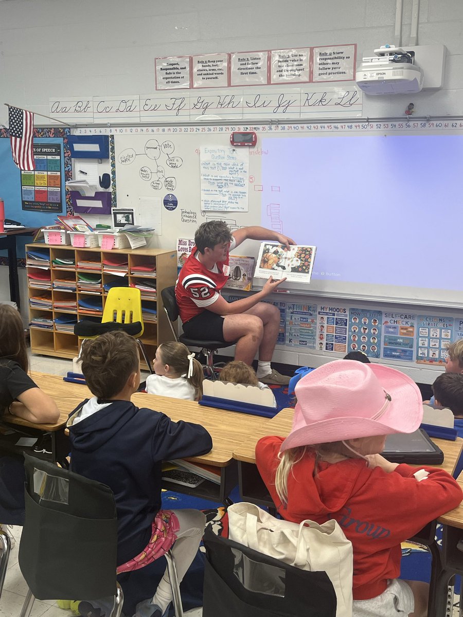 CoachCReaves's tweet photo. HUGE shout out to @crabapplecolts for letting these student-athletes get GAME-DAY started with you today! Can’t wait to see these future Eagles back at The Nest for feeder night. @MiltonEagles_FB @LGlenn_FCS_AD @CoachBenReaves @JonesBC_MHS https://t.co/q8apAAgslz