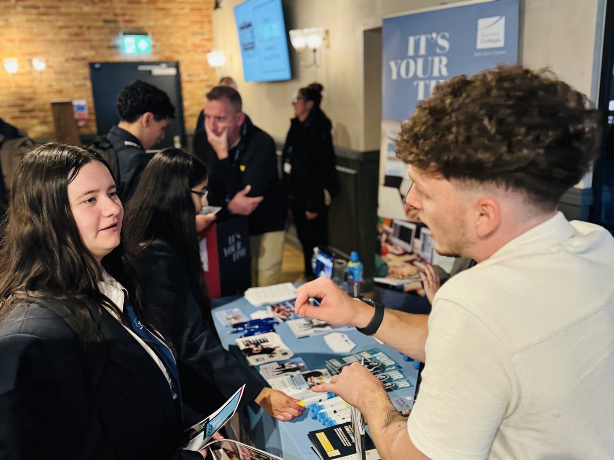 AmazingAccy's tweet photo. Hands-on and getting involved! 🙌
Great to have The @hyndburnacademy with us, experiencing what our exhibitors have to offer.
#AmazingAccrington #FuturesEvent https://t.co/Lm2akFrxHZ