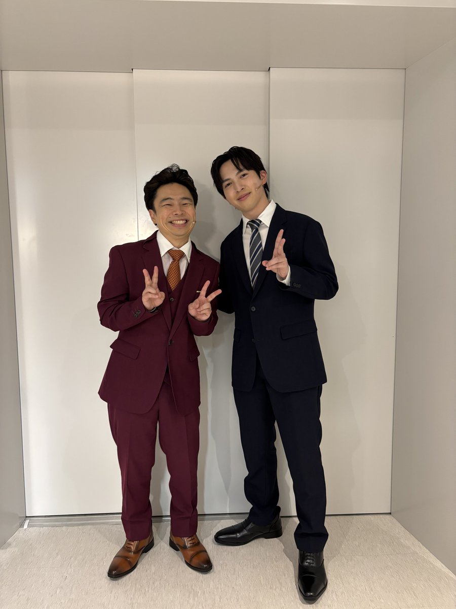 hamano_kenta_Mg's tweet photo. ネオ朗読劇『ザ・フェイク』初日ありがとうございました！

明日10月3日(土)も横浜・テンネー記念ホールにて、13:00／17:00の2公演です！ https://t.co/v96lcAVPcv