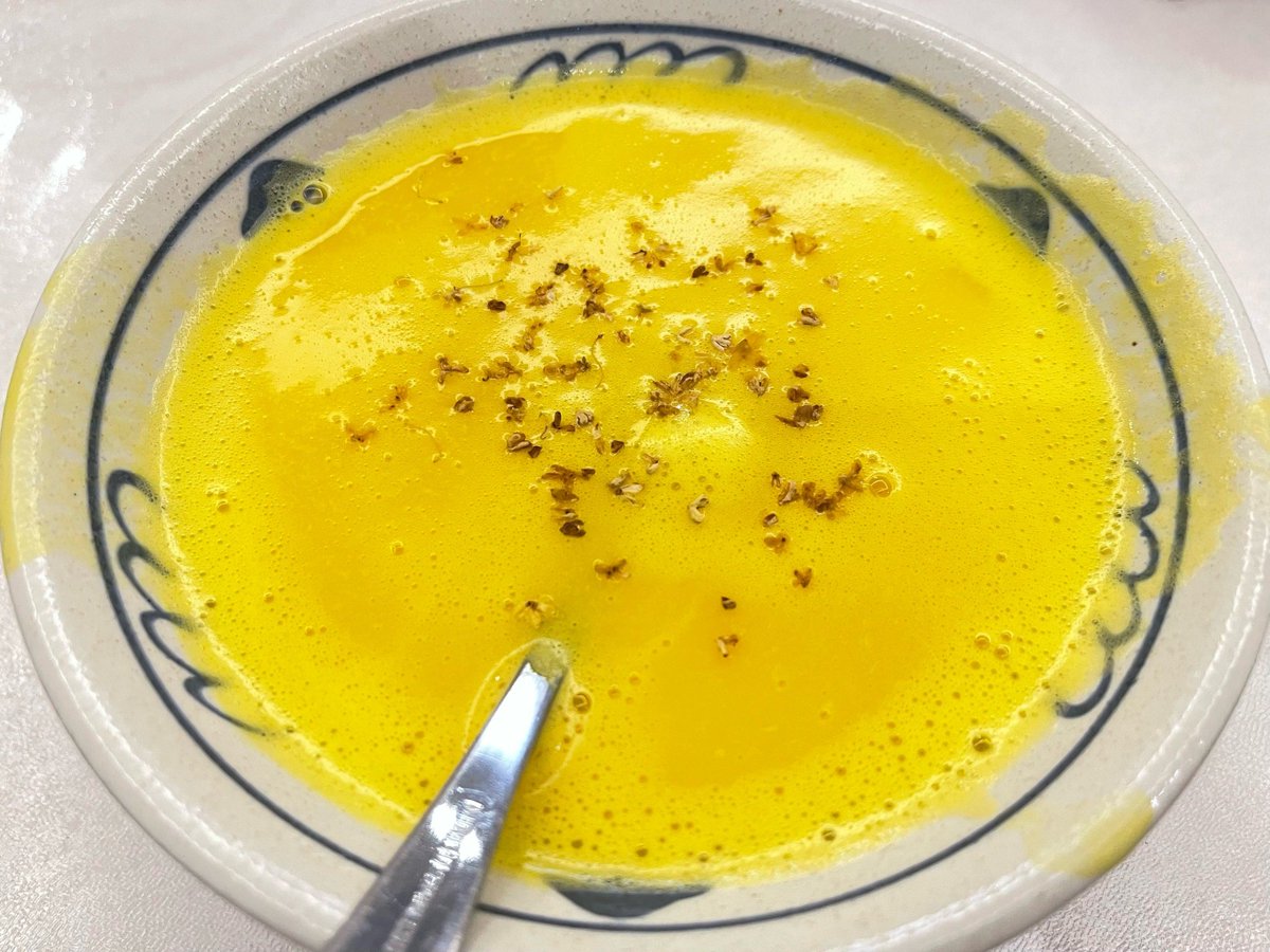 LisbethTyo1's tweet photo. Sopa de calabaza casera con canela, lista en 20 minutos: dulce, cremosa y perfecta para las tardes frías. Prueba receta rápida! https://t.co/MV0RJPhQMR