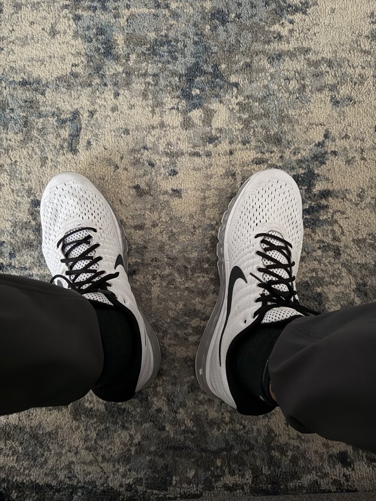 BL1982x's tweet photo. I’ve received a lot of compliments when I wear these. #size15 #size15s #bigfeet #size15feet #bigfoot https://t.co/rz8DjU54Tj