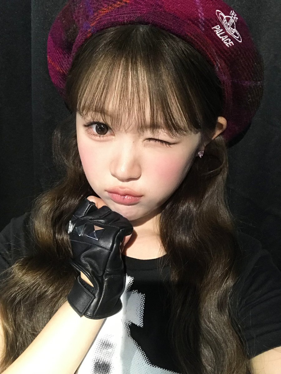 ye_0nkm's tweet photo. ベレー帽いぇおんたんスキすぎるᐡ ̳ᴗ ̫ ᴗ ̳ᐡ #예온 https://t.co/xe1G83G6UL