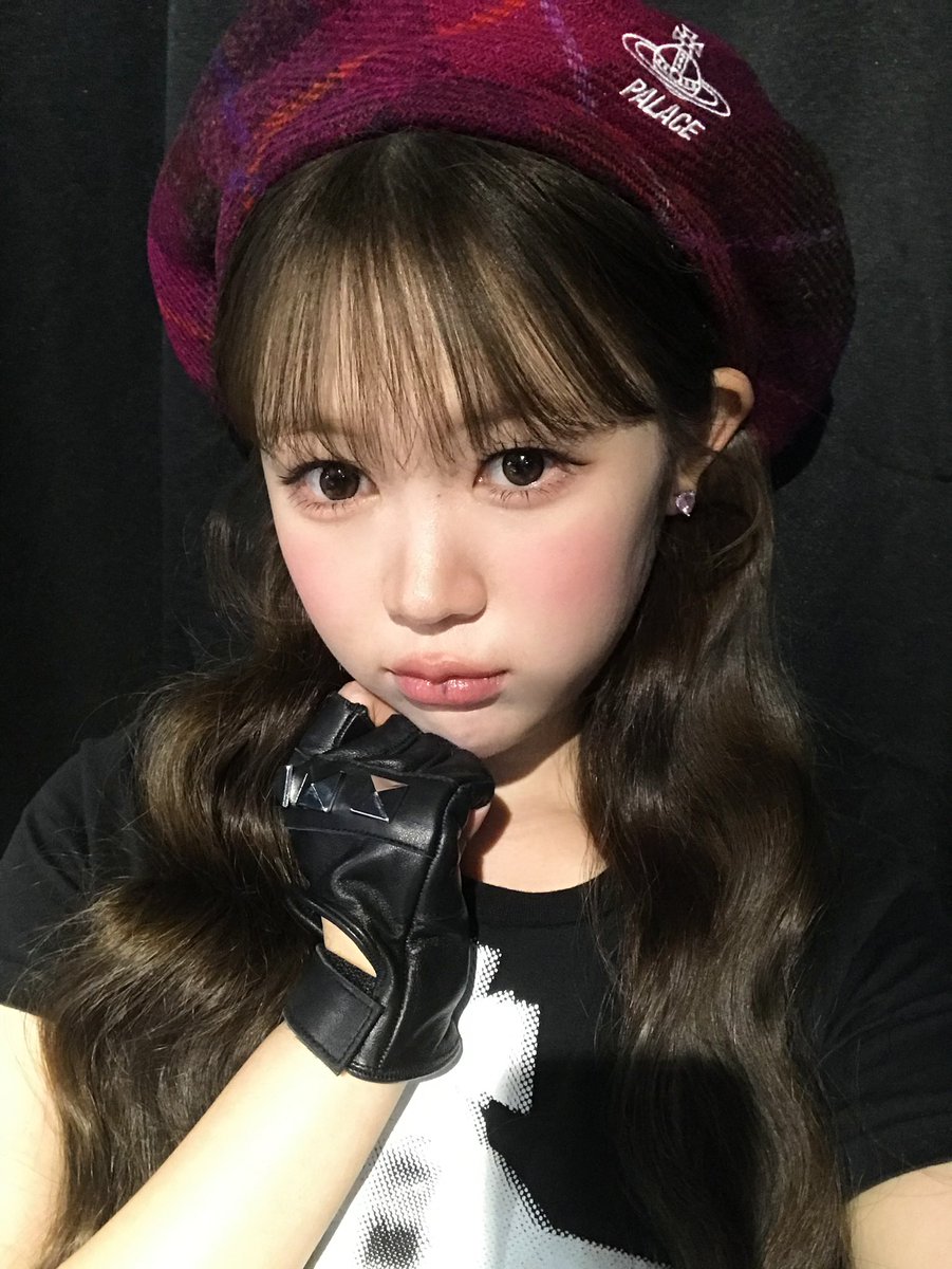 ye_0nkm's tweet photo. ベレー帽いぇおんたんスキすぎるᐡ ̳ᴗ ̫ ᴗ ̳ᐡ #예온 https://t.co/xe1G83G6UL