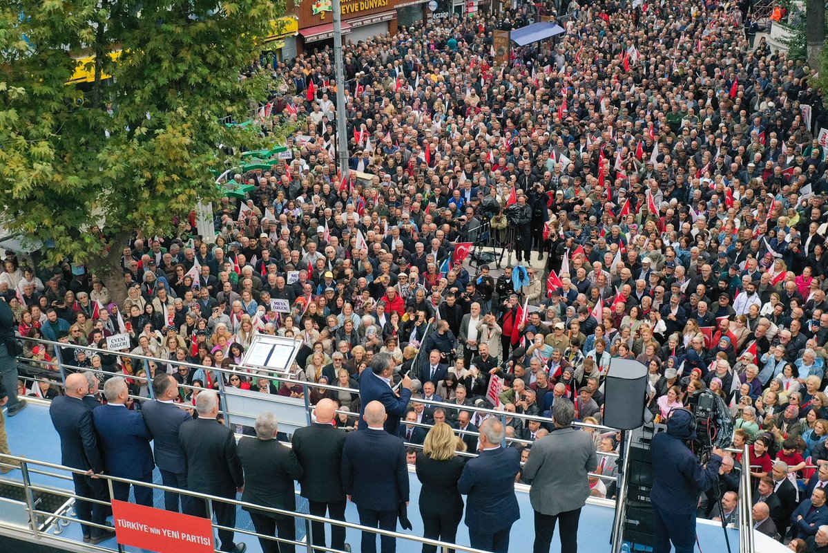 eczozgurozel's tweet photo. Göğe komşu toprakların başı dik insanlarına; yiğit Artvin’e, güzel Artvin’e teşekkür ediyorum.

Milletin açtığı yolda, yine milletimizin arasındayız.

Köy köy, şehir şehir büyüyen YENİ bir yol var önümüzde.

Yürüyoruz...
Milletin iktidarına doğru. https://t.co/BGTD5UUEBV