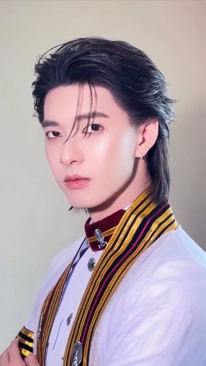 HOPEANGEL__'s tweet photo. 🧑🏻‍🎓✨

#PoohGraduationDay 
#ppoohkt @ppoohkt https://t.co/tTft0pJoh1