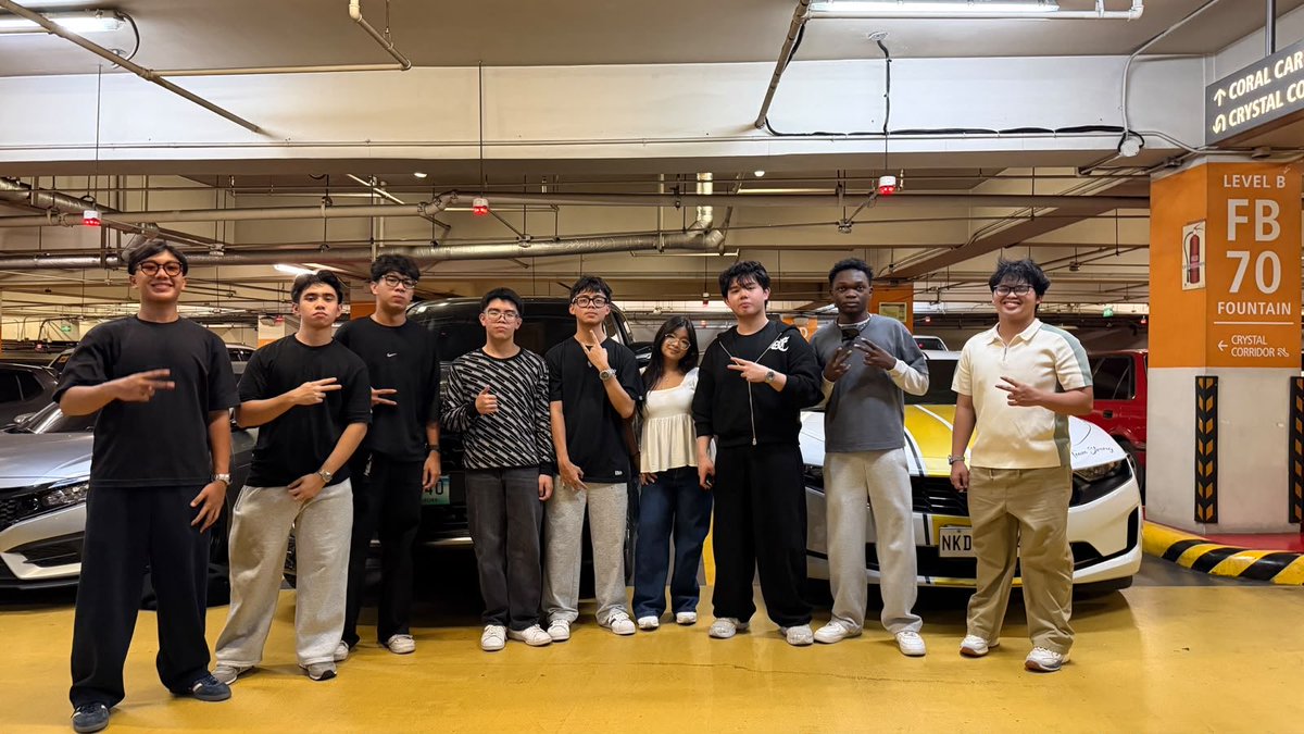 weclipflow's tweet photo. First ever Clipflow Academy staff meetup 🇵🇭

Just a group of Clippers celebrating how far we’ve come in 6 months.

65,700+ members network. Billions of views. Thousands of lives changed.

And we’re only getting started. 🫡 https://t.co/Fne9e7gCu4