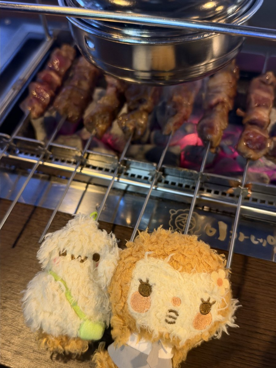 nowyuna_'s tweet photo. 각자 사 먹기로 했습니다 😁😁
#에이나 #이안 https://t.co/sXnqlcrkki