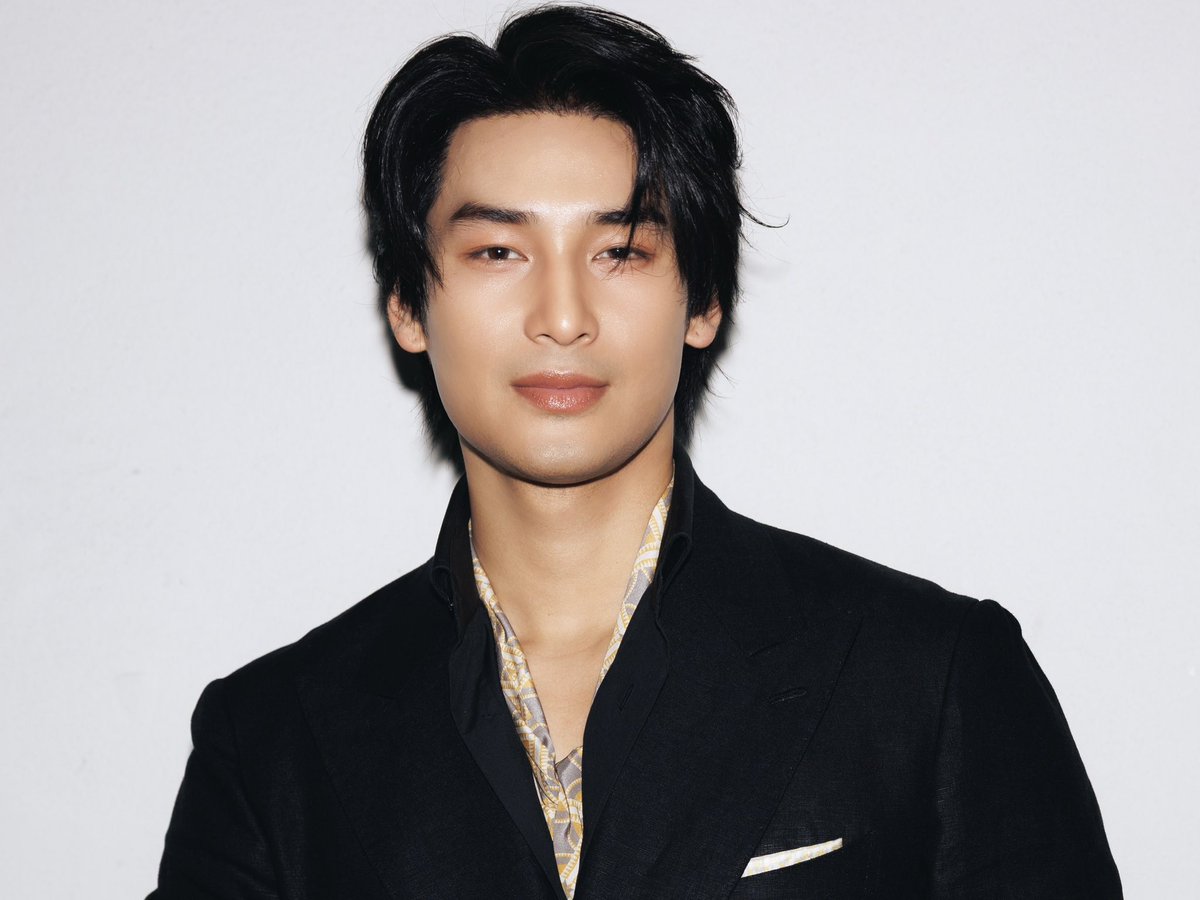 ApoNattawinofc's tweet photo. มองหน้างี้ต้องระวังนะ….

หล่อสาด~~~เลยสมาชิก เอื้อออ~~~ 🫠

APO at Piaget Symposium @ Siam Paragon Bangkok Watch Week 2026

#ApoNattawin #Piaget
#BangkokWatchWeek2026xAPO 
@Nnattawin1 

📷 IG: 40frames.persec https://t.co/no8qIgOrEt