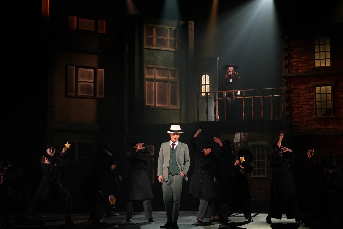 kentokinouchi's tweet photo. ミュージカル『SPY×FAMILY ２ 爆弾犬篇&amp;豪華客船篇』
本日の公演も無事終演いたしました。
ありがとうございました。

今日は、
シルヴィア役の朝夏まなとさんの初日でした！！！👏👏👏
めでたい！！！！！🥳

明日は僕はオフですが、ウィン君が初の２回公演です。
応援の念を送ります〜🤞🏻 https://t.co/15TwilwBuu