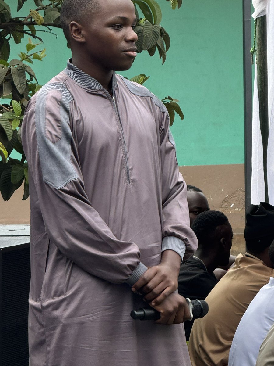 bosingwafarouk's tweet photo. This boy Rayan a student at Mbogo College school he’s in Senior 6 but man 😭😭 let us respect people. https://t.co/qPRq0m5zzC