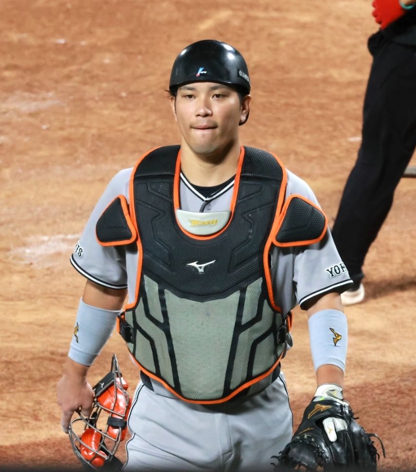 __taus__'s tweet photo. 【10/2 神宮】

#大城卓三　選手 https://t.co/MBXQNJZMkF