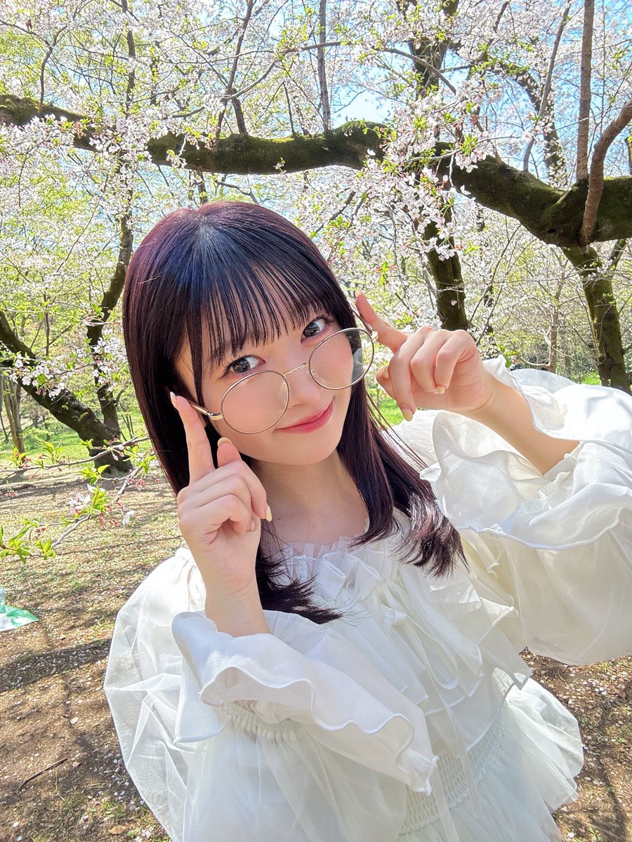 NozomiSuzuhara's tweet photo. #めがねの日👓   

過ぎちゃったけどのせるねっ🤫🌸 https://t.co/lpatqzkxW3