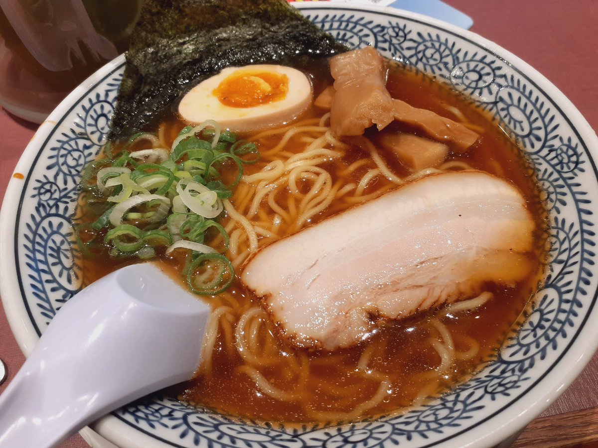 masa1980kk's tweet photo. 晩ごはんを、丸源ラーメンで食べてきました。

唐揚げ‥炒飯‥替玉も、
頂きました。🍜🍥🍜🍥

オヤスミ～🏙️🏙️🏙️ https://t.co/YSLxo99M7R