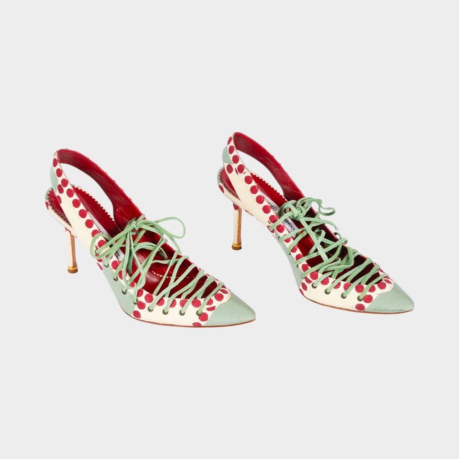 snowsinterest's tweet photo. Day 2  - Fav Shoes 🦌 
#15DaysofTrinity #LibraTrincess

This US Open look !!! 💘 https://t.co/IDm7wYeWoE