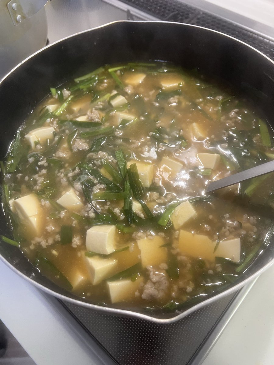 ItoYassi's tweet photo. #おうちごは�� #家庭料理
今日は、鶏皮の煮物と、麻婆豆腐ニラ多めを作ったよ。 https://t.co/0TGqz1a3uB