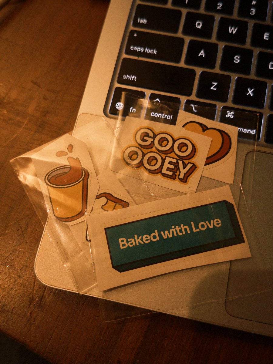 priii_io's tweet photo. if you’re giving me stickers, i’m already your fan https://t.co/BBo7dQO11L