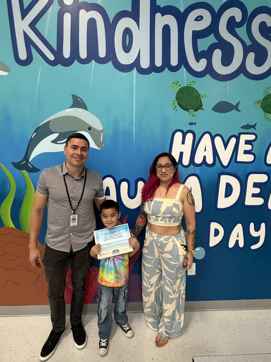 LauraDearingES's tweet photo. Some of the Student of the Month students with their families!!! Congratulations to our September Student of the Month recipients!!! 

#CCSD #ClarkCountySchoolDistrict https://t.co/JkSOuwPeSc