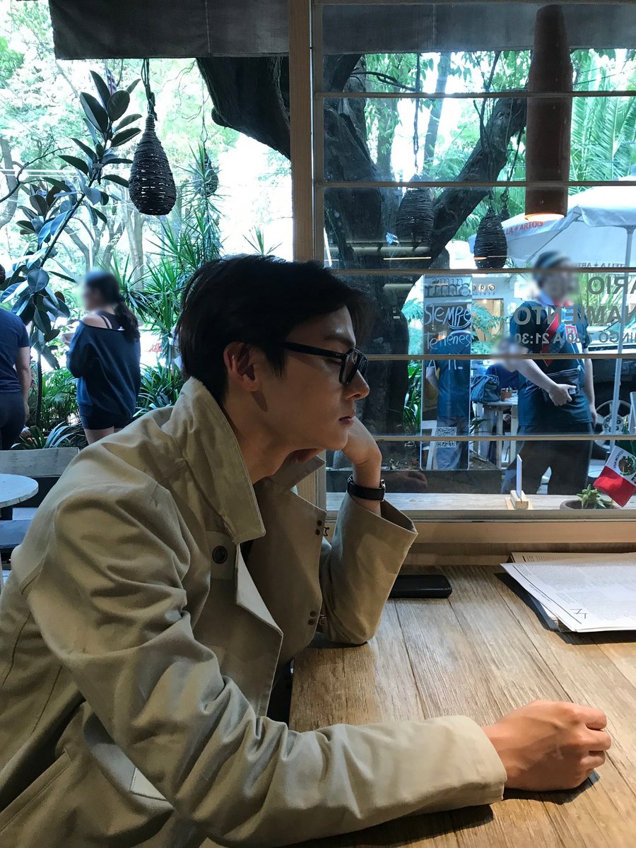 eclairswon's tweet photo. 261002 plus chat 💭

🥀: *sent 2 photos* https://t.co/F8M5Ceg0pZ