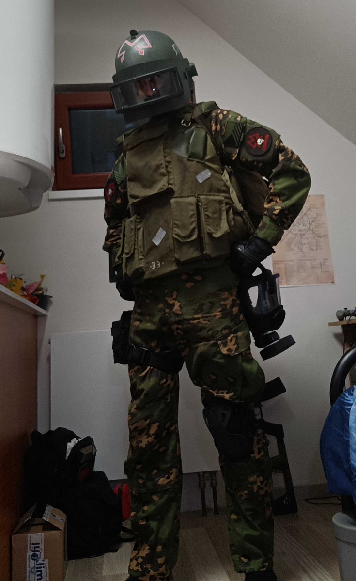 vigorthegame's tweet photo. Spartan Fox showed off his crazy Outlands drip! 🔥

What’s your favorite outfit in Vigor? 🍅 https://t.co/5TmvWovdj6