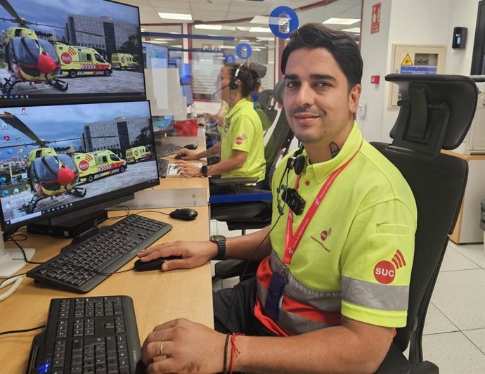 EPCanarias's tweet photo. Un joven revierte la parada cardiorrespiratoria que sufrió su padre en su casa con la ayuda telefónica del SUC https://t.co/Y85xCLV27Q