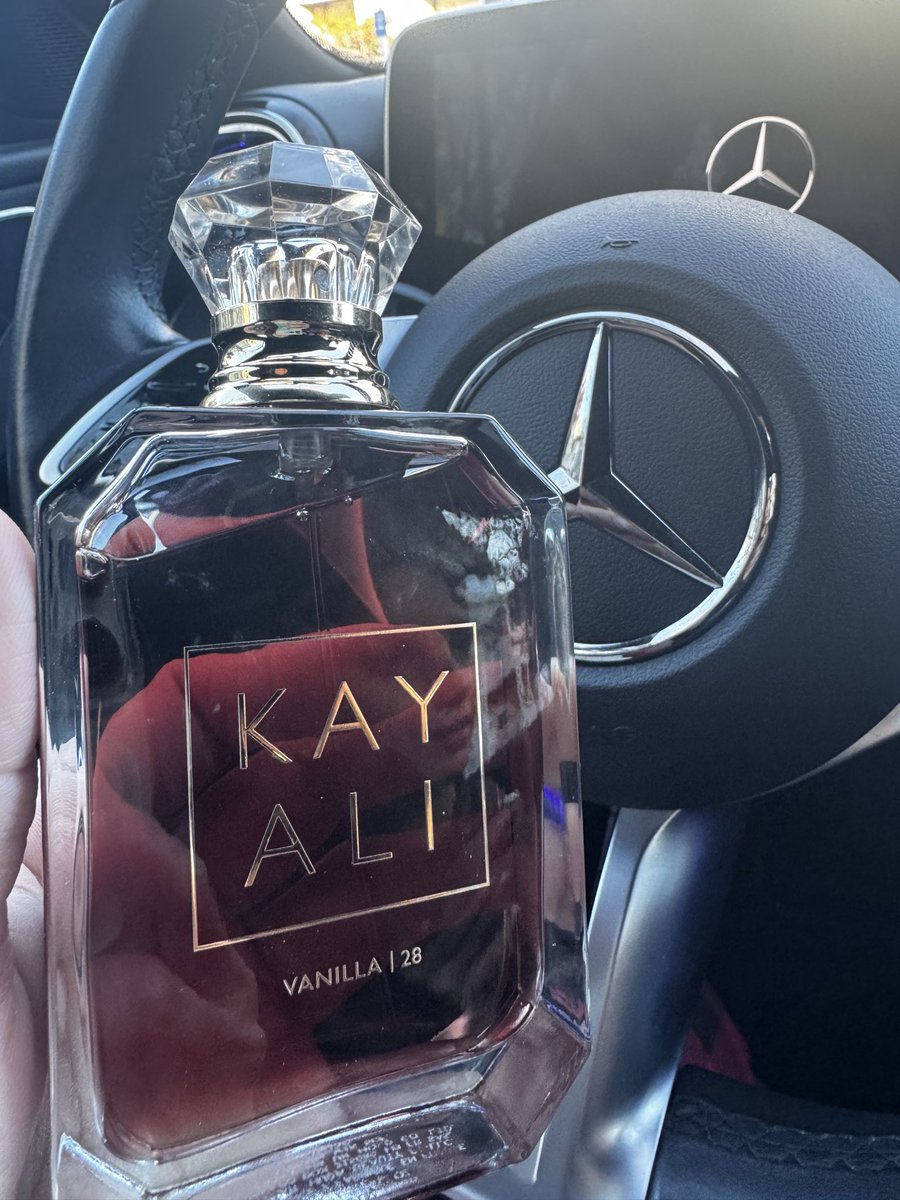bright1eeep's tweet photo. What do you think of this fragrance? Drop your reviews below!

   #perfume https://t.co/Oxpe1MiWHY