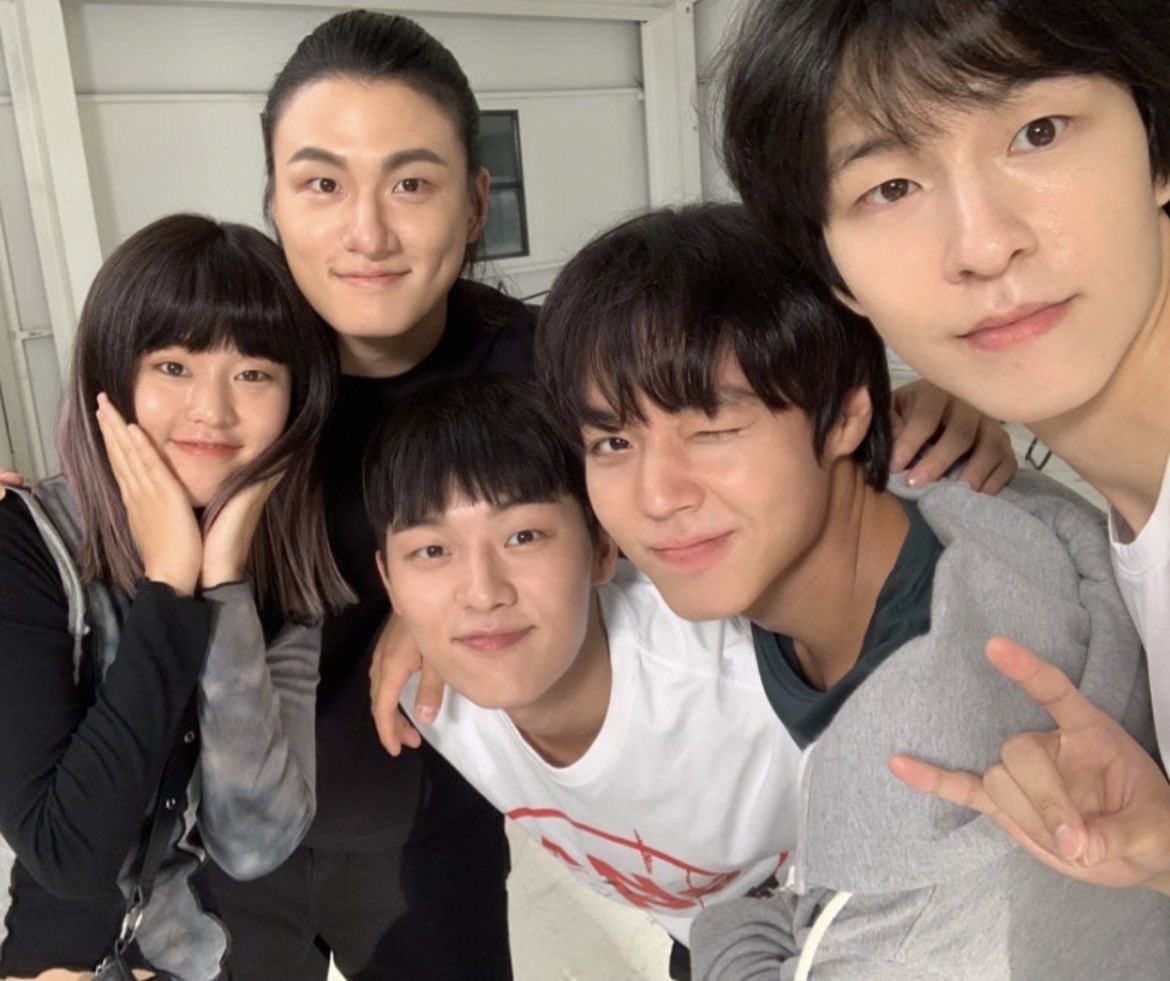 shsewlw's tweet photo. i miss my family https://t.co/oUO7S4leCK