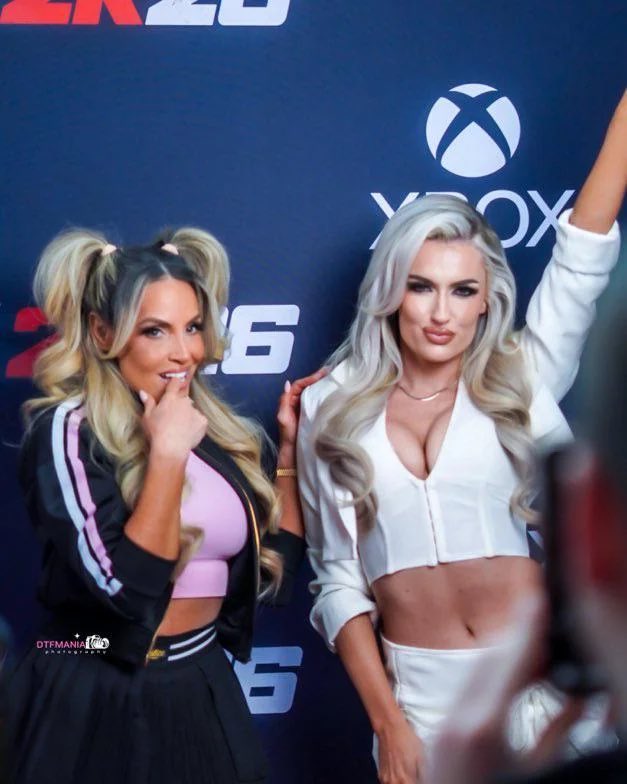 GlamorousBlake's tweet photo. Haha 😚 Even the legendary Trish wants to be me? I’m flattered. 😂✨ https://t.co/lrBXHLORCD