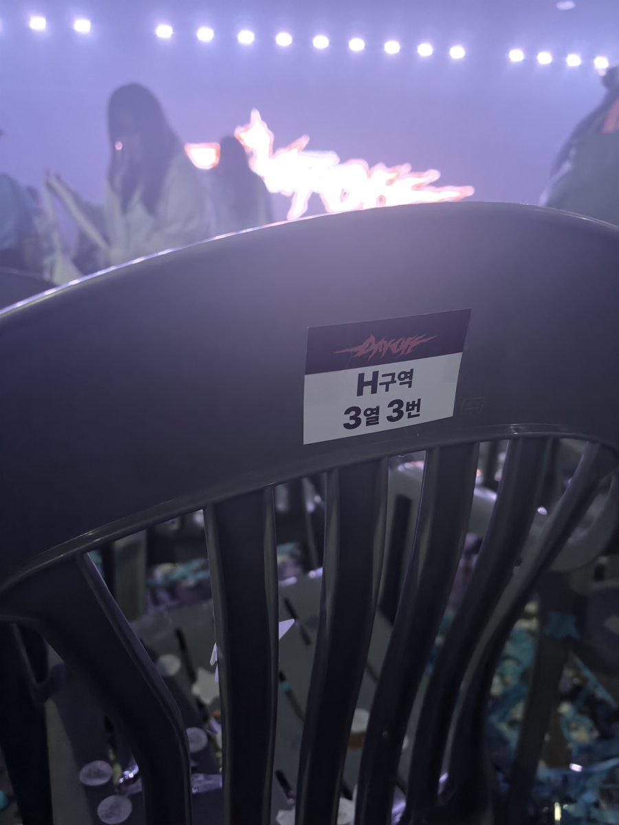 Dyoni_12's tweet photo. H구역 3얄 3번분 지갑 게이트에 맡기고 갑니다!!!!!! 

분실물 공유 부탁드려요 ㅠㅜㅜㅜㅜ https://t.co/eDWl19OTRr