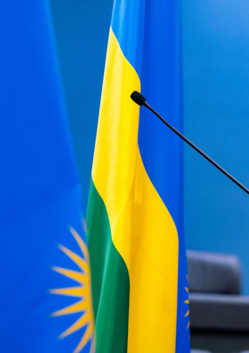 UrugwiroVillage's tweet photo. This afternoon at Urugwiro Village, President Kagame is presiding over the swearing-in ceremony of newly appointed Senator Hon. Wellars Gasamagera and Member of Parliament Hon. Ben Niyonshuti. Follow live: https://t.co/cJEuxJfwgN https://t.co/8C3Q6XsY78