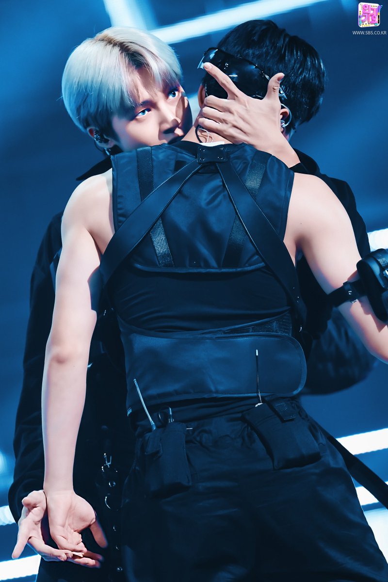 wtothenand's tweet photo. 우용이가 만든 웡낫 페어안무 🤤 https://t.co/paPGQHcYps