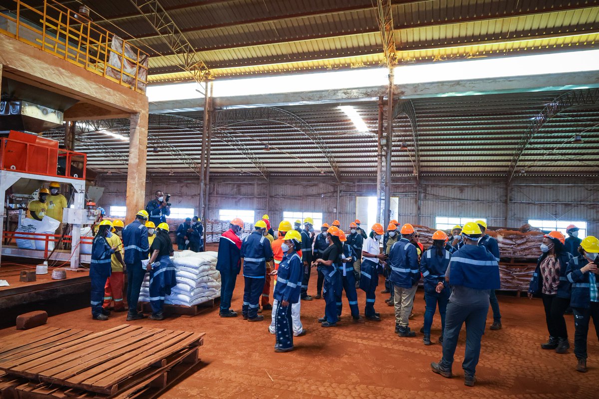 UgandaChamber's tweet photo. The project also highlights the potential link between mineral development and agriculture through industrial-scale fertiliser production.

The conversation continues. The learning goes deeper. #UCEM  @MEMD_Uganda @AshabaA @humfas @Patricia_Litho @PNyamutoro @DrMusenero @irenebateebe @kcbbankug @EcobankUganda