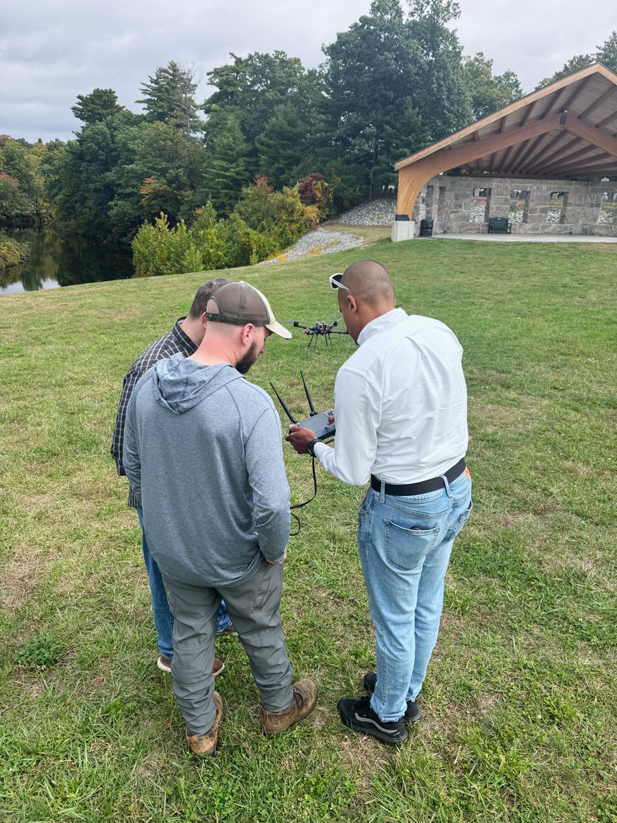 CarlsonSoftware's tweet photo. Fieldstone Land Consultants of Milford, NH received their new Carlson CRD1 and LiDAR sensor this week from Carlson dealer CADNET Services, as well as training with Carlson's Director of Drone Development Greg Gomes. 🗺️Check out a few views of the results from the quick training flight!