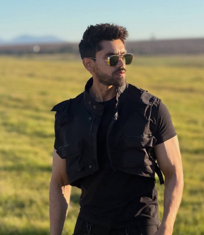 AvinashM1810's tweet photo. Avi in black looks too fine😮‍💨🖤.

#AvinashMishra #KKK15 https://t.co/lsZHvRnd8d